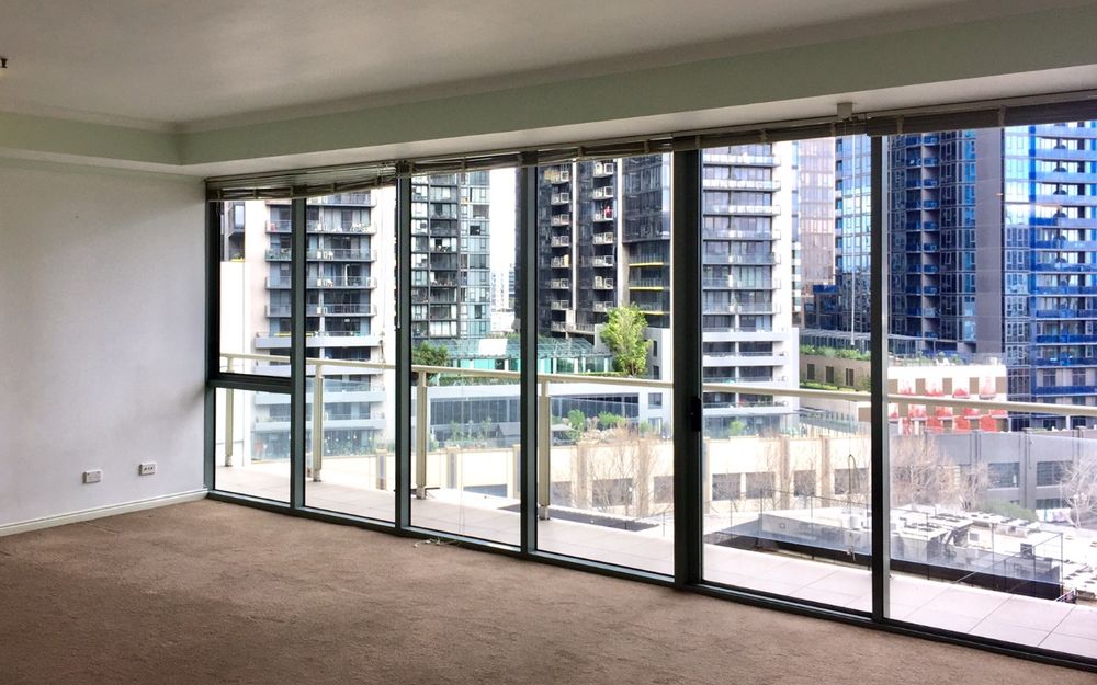 Large Three Bedrooms with Bayviews in Southbank Tower