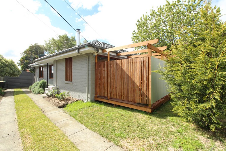 RENOVATED FAMILY HOME WITH EASY ACCESS TO PAKINGTON STREET