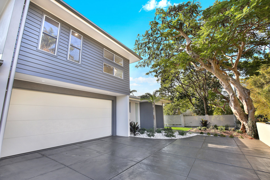 Modern luxury in prized sought-after Buderim tree lined locale