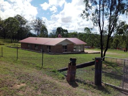 4 BEDROOM BRICK HOME WITH GAMES ROOM & POOL ON ACREAGE – BLACKBUTT