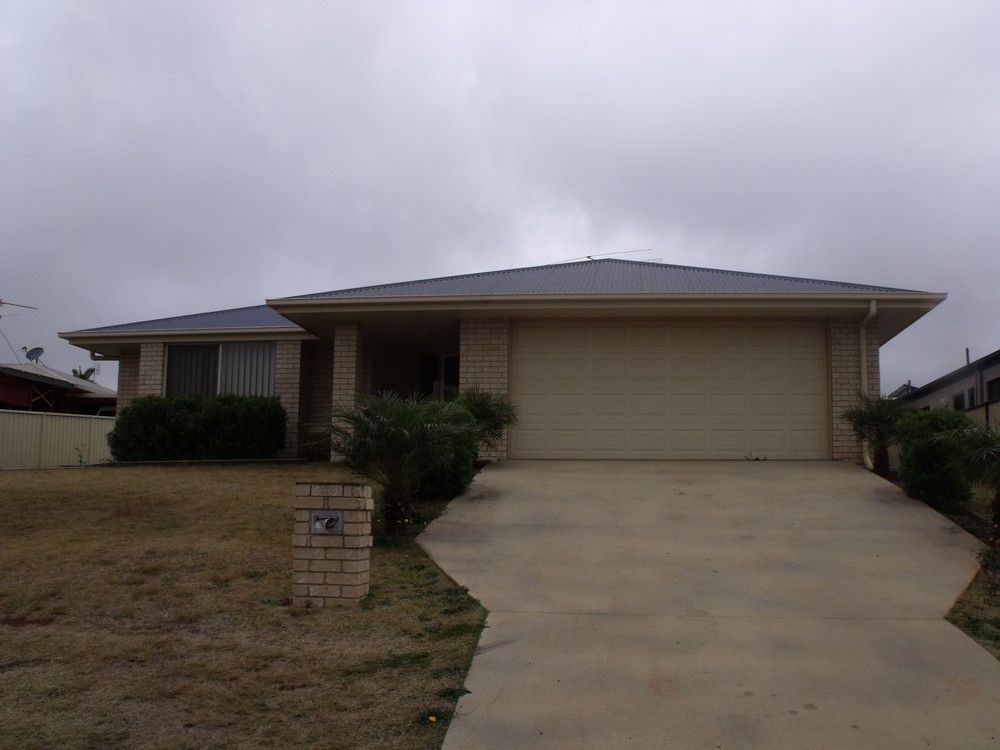 NEAT AND TIDY 4 BEDROOM HOME IN A GREAT LOCATION!
