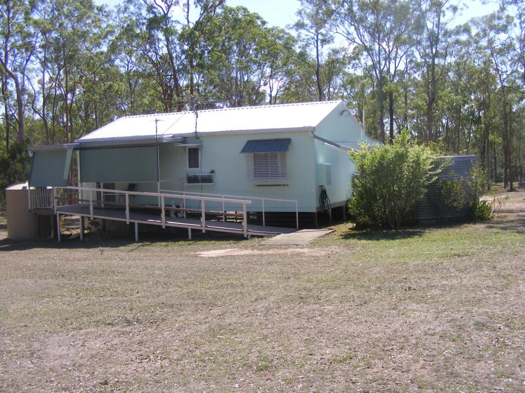 WELL PRESENTED 2 BEDROOM HOME ON 5 ACRES