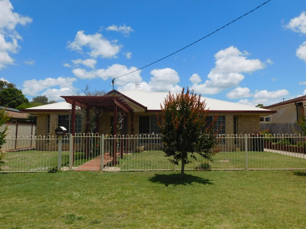 MASTER BUILT HOME IN ONE OF NANANGO’S BEST STREETS