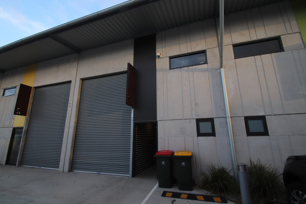 FULLY TENANTED OFFICE & WAREHOUSE