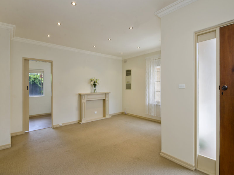 Solid & Spacious Home Unit in Hawthorn