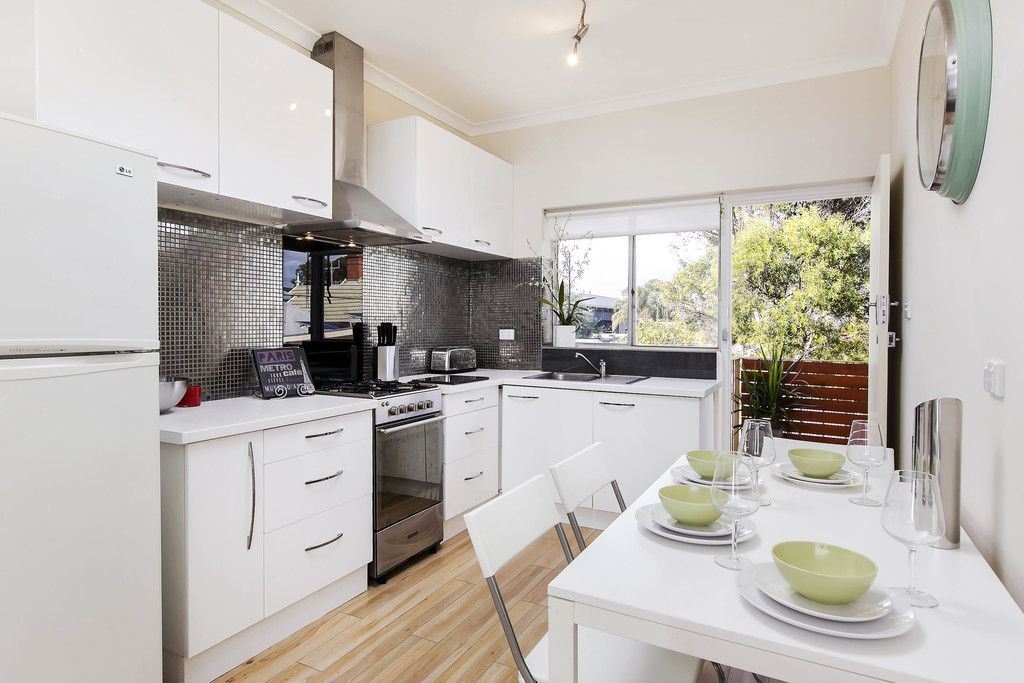 LOCATION, LIFESTYLE COMBINED WITH BRIGHT OPEN PLAN LIVING