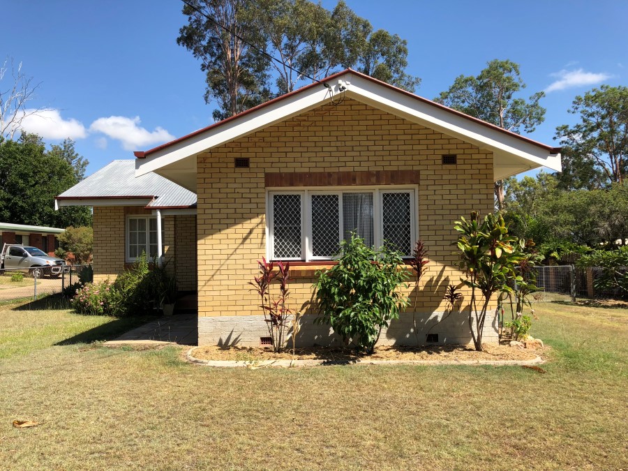 CUTE AS A BUTTON – SITUATED AT WONDAI