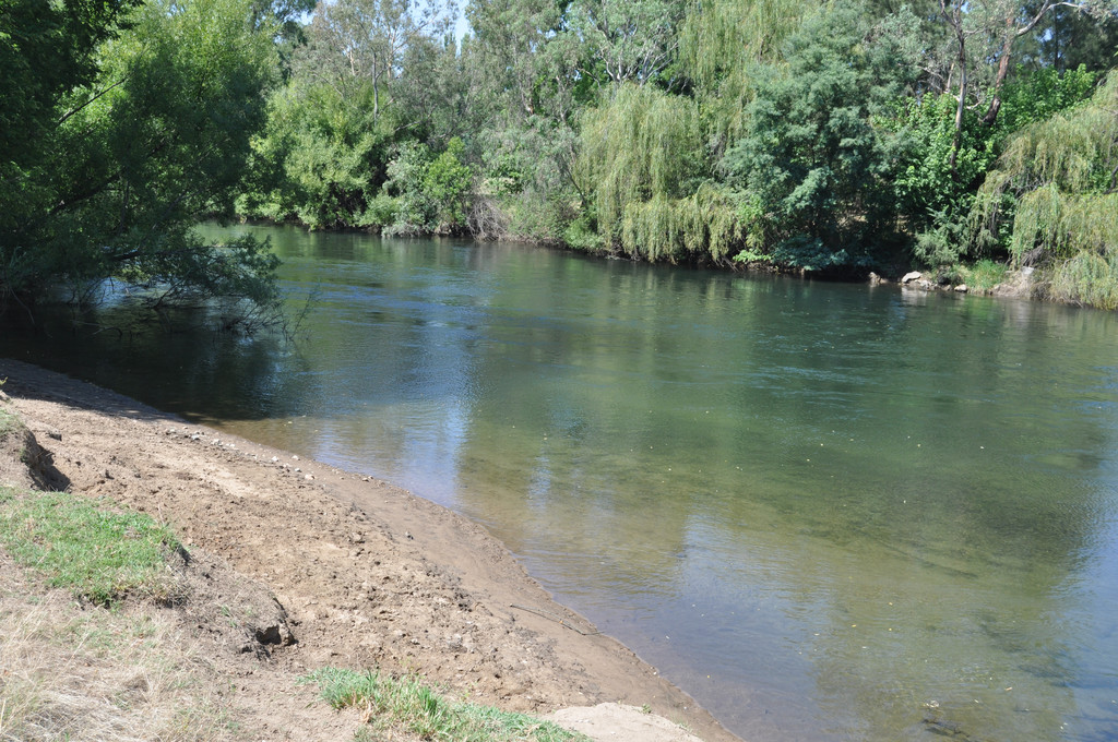 TUMUT RIVER FRONTAGE