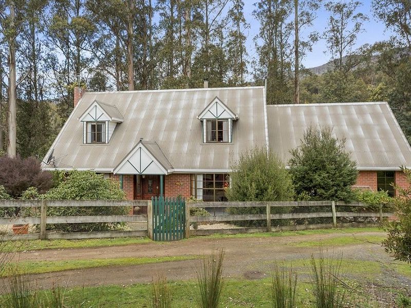 A Pocket of Serenity in the Idyllic Collinsvale