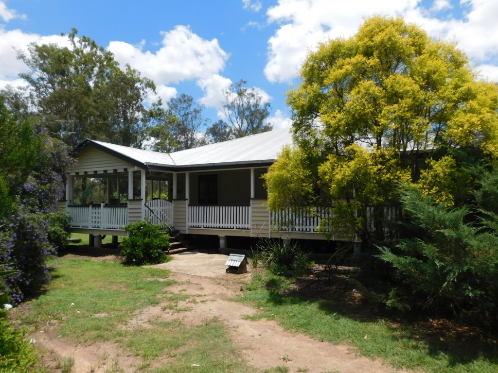 BEAUTIFUL HOME ON ACREAGE 10 MINS TO CBD -TOL – APPROVED APPLICANTS