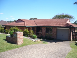 BANORA HOME IN A QUIET FAMILY LOCATION