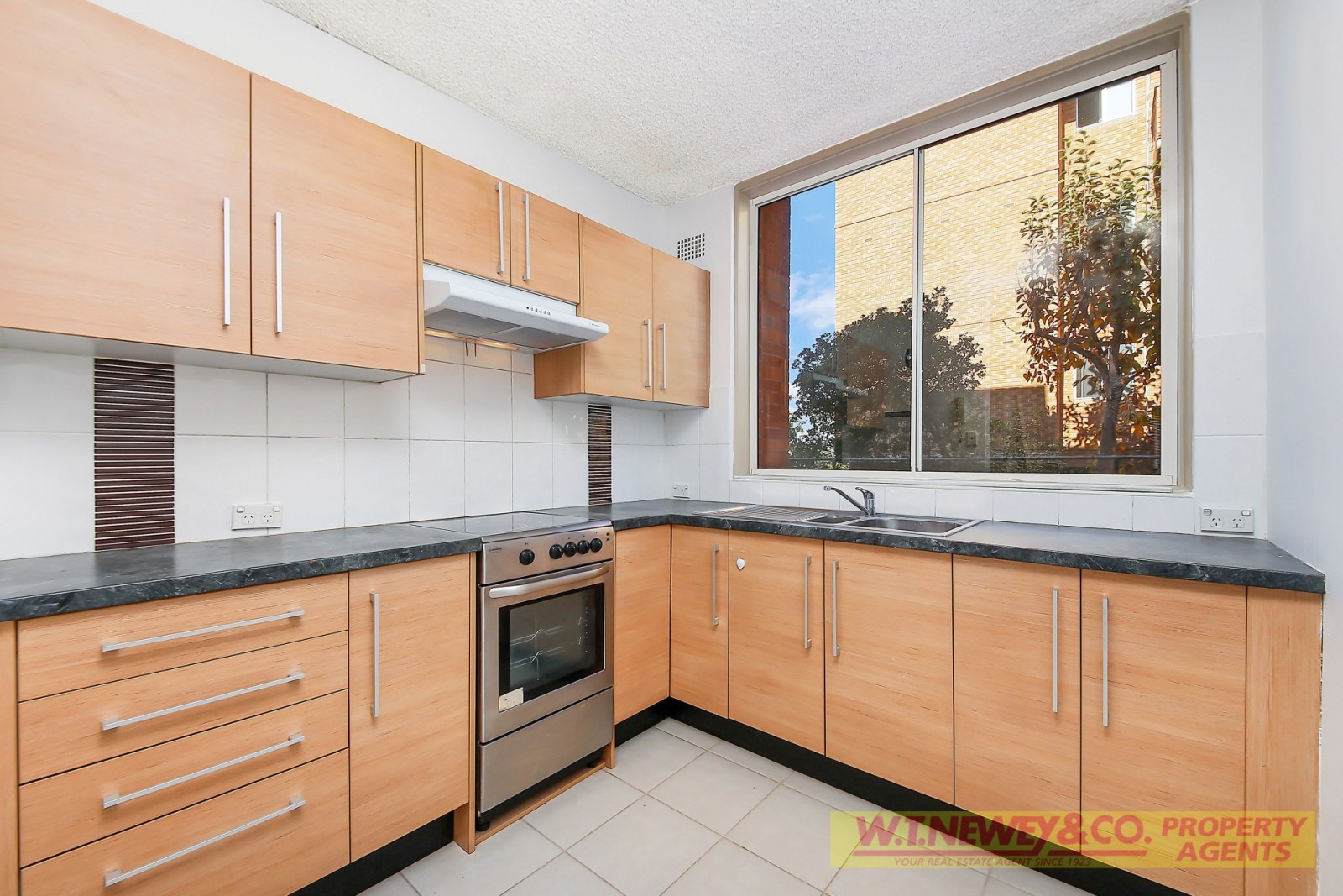 UNDER Numerous APPLICATIONS –  Modernised Ground Floor Unit