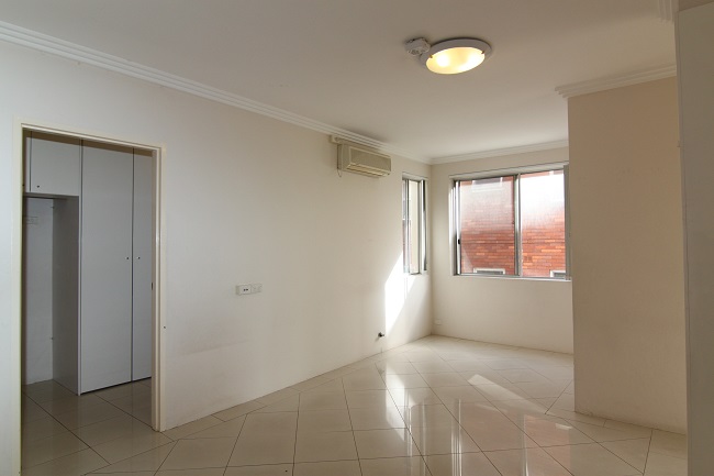 Immaculate light filled 2 bedroom unit
