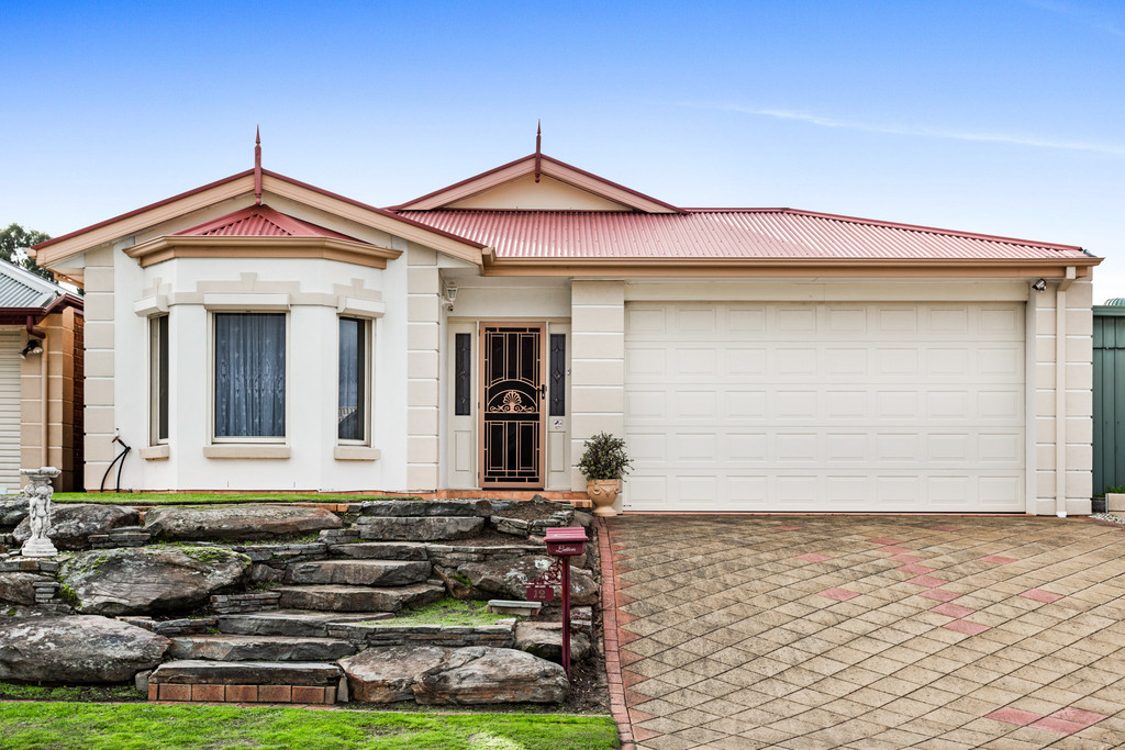 Immaculately Presented Home Spoilt For Features