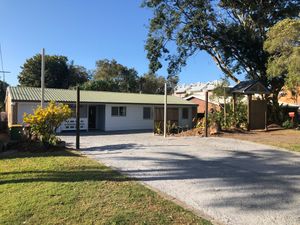 GREAT FAMILY HOME – PET FRIENDLY – LARGE BACKYARD AND HEAPS OF STORAGE