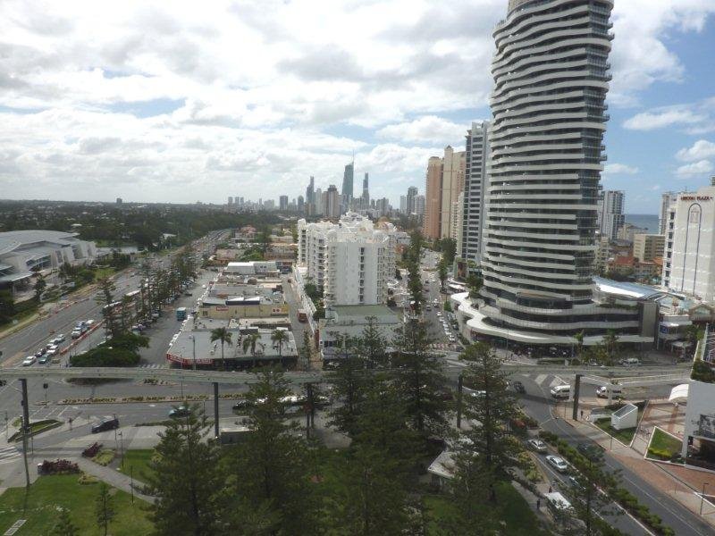 UNDER CONTRACT!! Broadbeach living at it’s Best