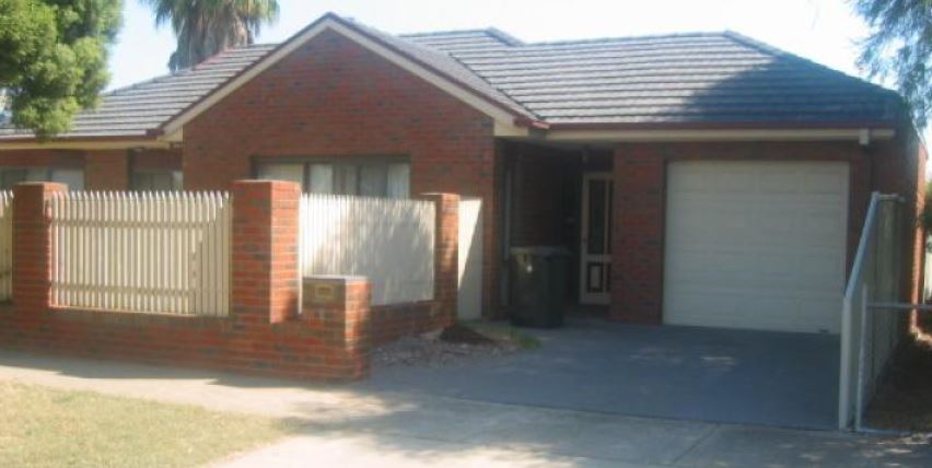2 BEDROOM TOWNHOUSE, CENTRAL SHEPPARTON