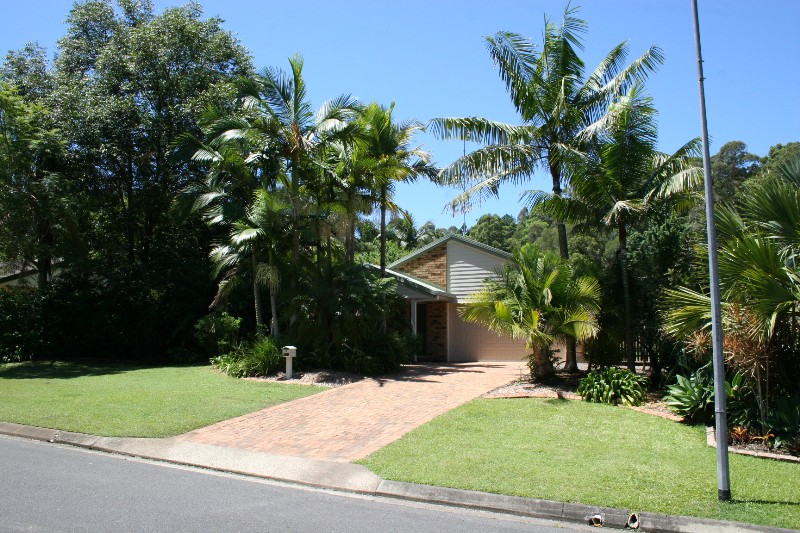 Neat Family Home in Buderim Forest close to major schools with large yard!
