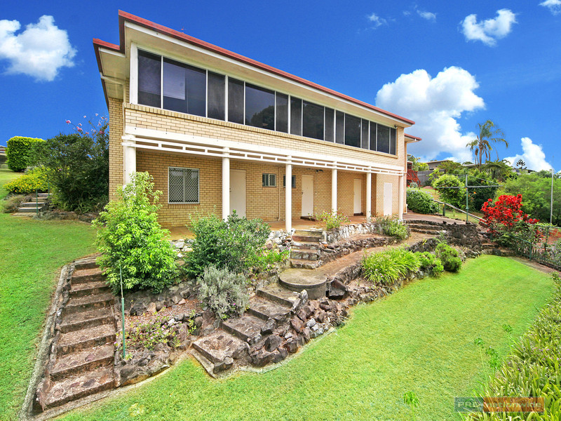 Sold By Property & Estates Sunshine Coast –  ‘On Top’ Classic – 1105m2 Block – Price Reduced !!