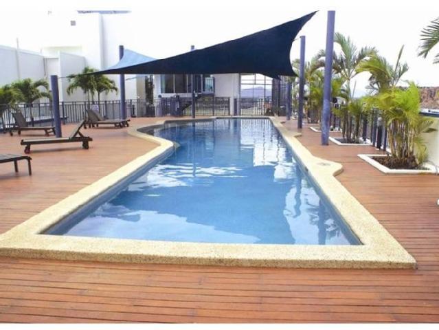 ROOFTOP POOL, GYM & TENNIS COURT! FULLY FURNISHED!