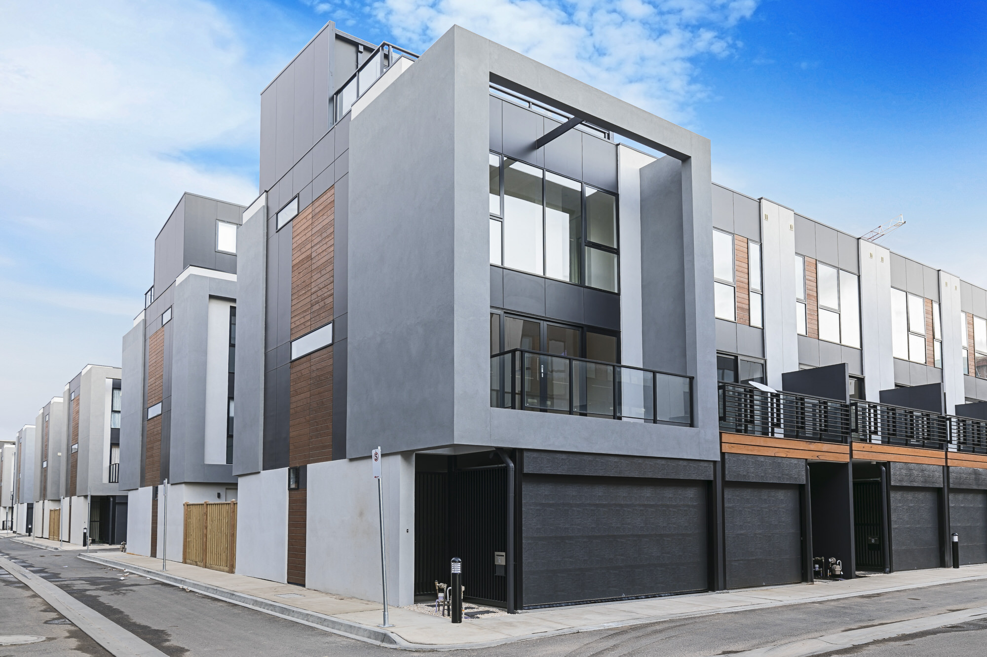 **UNDER APPLICATION*** Architecturally Designed, Inner-City Living!