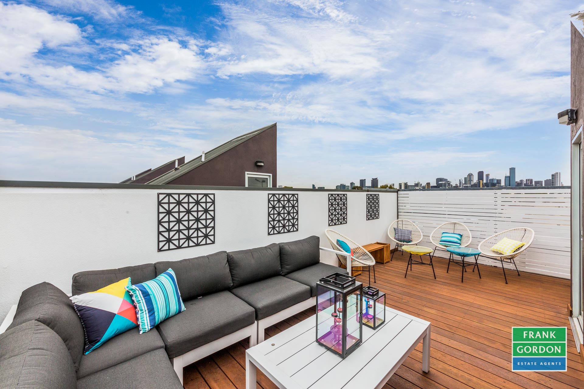 Stunning Two Bedroom Apartment with Roof top entertaining