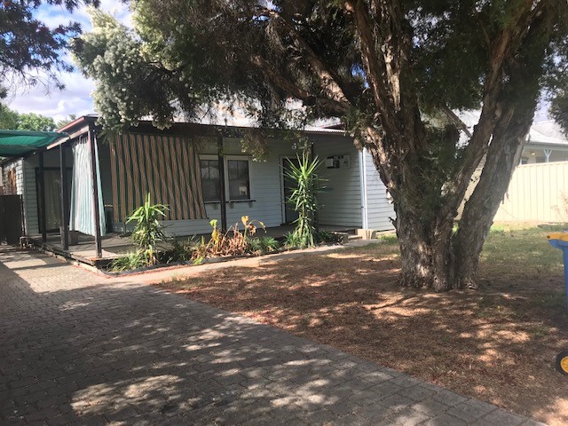 RENOVATED 3 BEDROOM HOME, CENTRAL SHEPPARTON