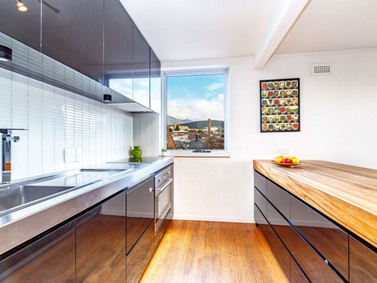 Designer Apartment in Historic Battery Point