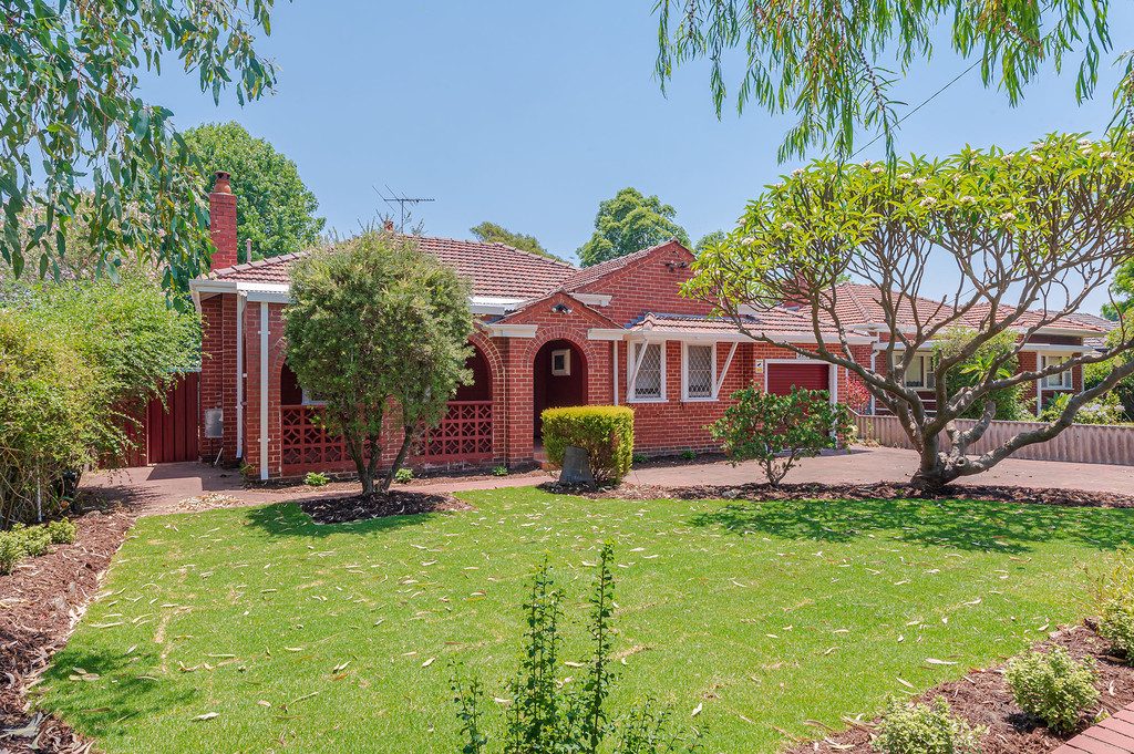 A Traditional Classic South Perth Family Home