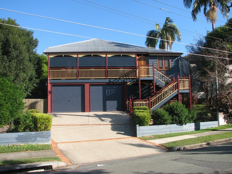 NORMAN PARK – Wonderful family home.