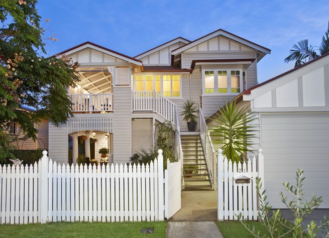 SOLD IN CONJUNCTION WITH BELLE PROPERTY BULIMBA
