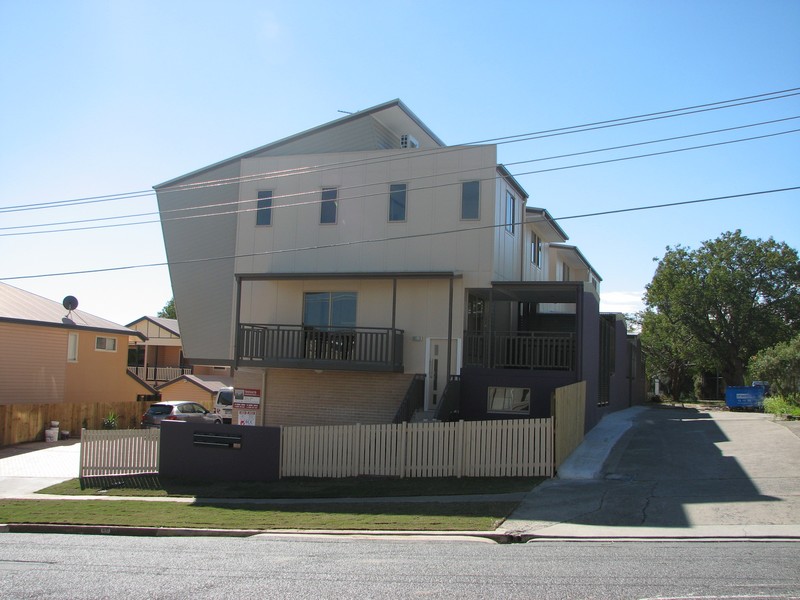 MORNINGSIDE – close to transport and shops