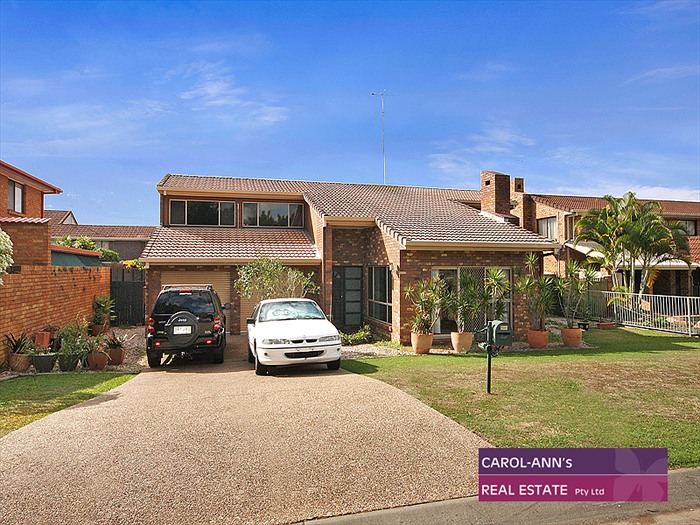 CARINDALE – Wonderful Family Home – with POOL