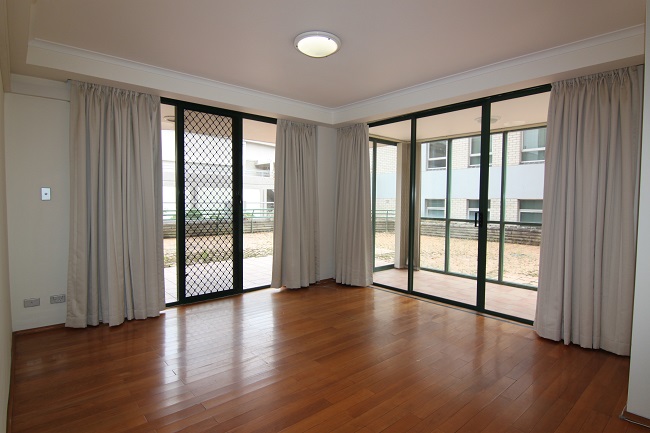 Spacious 2 bedroom apartment with courtyard