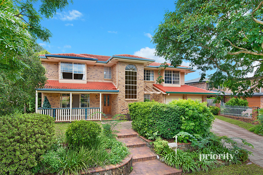 Enormous Aspley Classic in an Ideal Location!