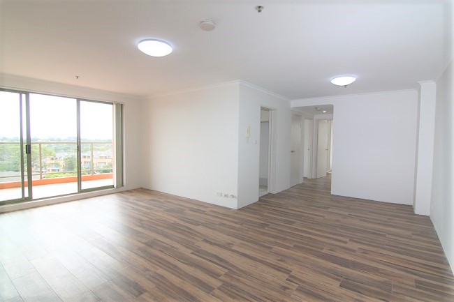 Renovated spacious 3 bedroom apartment with new bathroom, ensuite and kitchen appliances