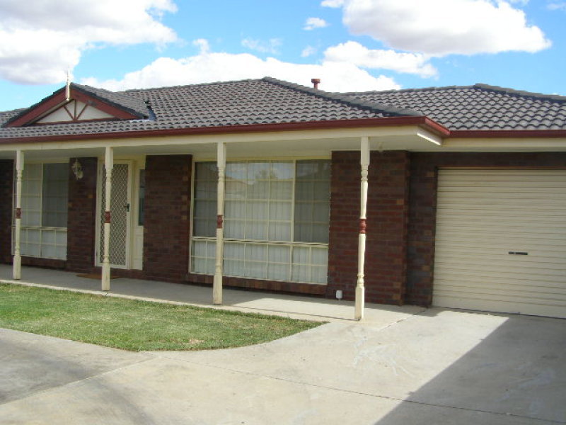 3 BEDROOM TOWNHOUSE IN SOUTH SHEPPARTON