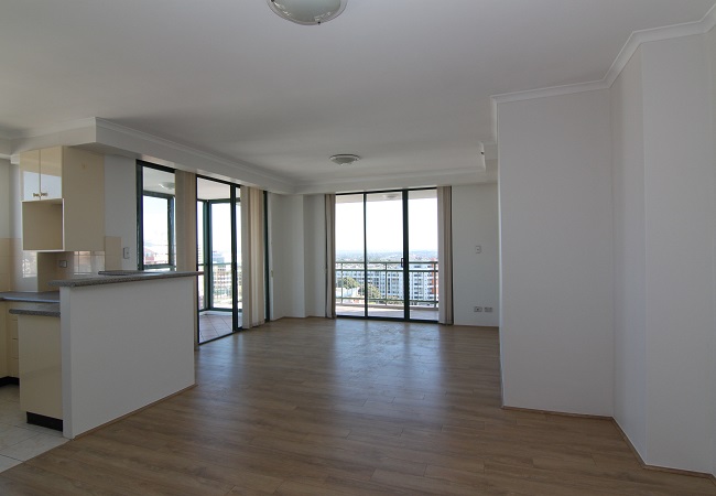 Spacious 2 bedroom apartment with new floorboard