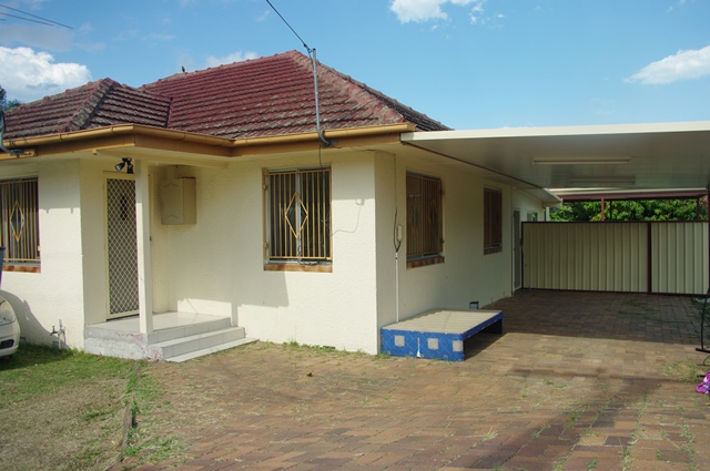 4 bedroom 2 Bathroom – Walking distance to Inala Civic Centre