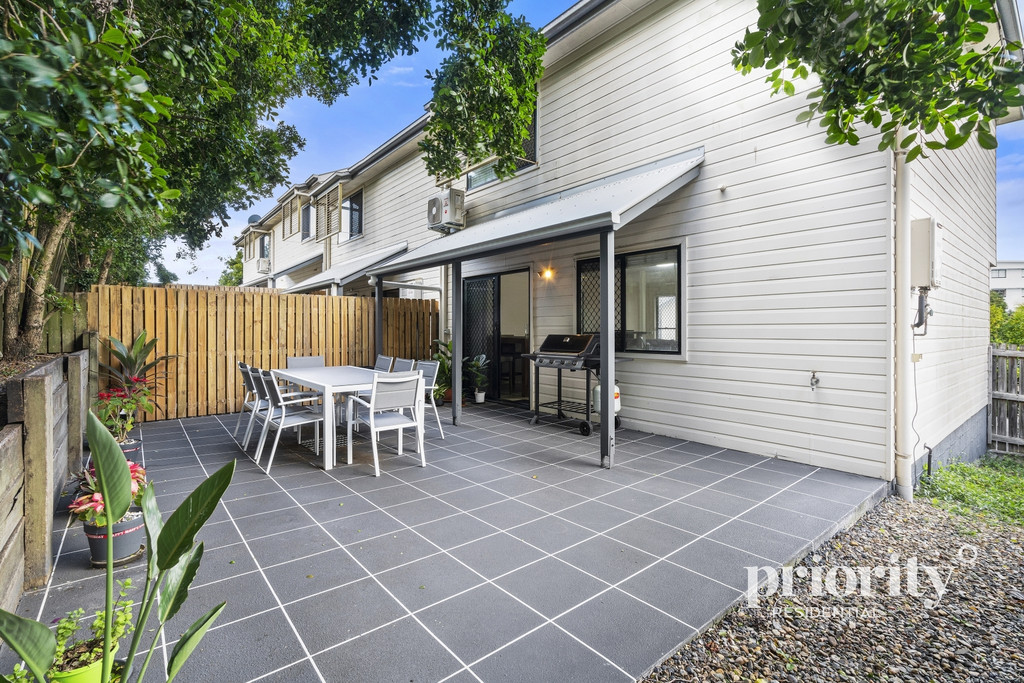 Executive townhouse in prime spot of Alderley  less than 7kms to the city!