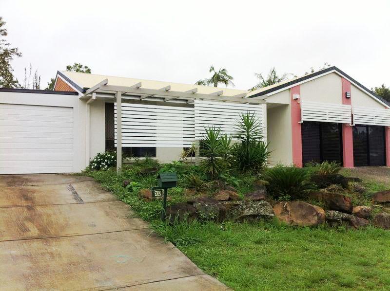 High Quality Living in Mt Ommaney – Solar Powered – Cut the Electricity !!!!