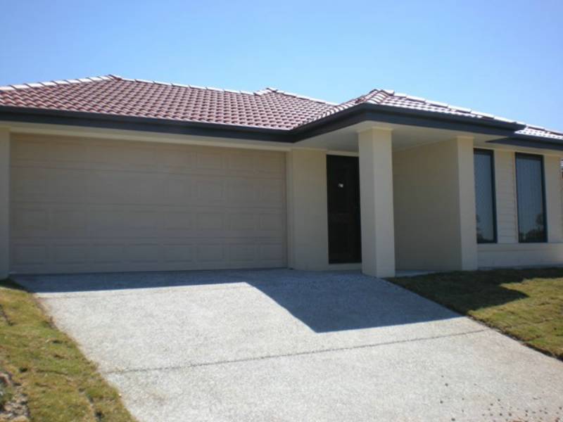 MODERN LOWSET HOME IN DURACK