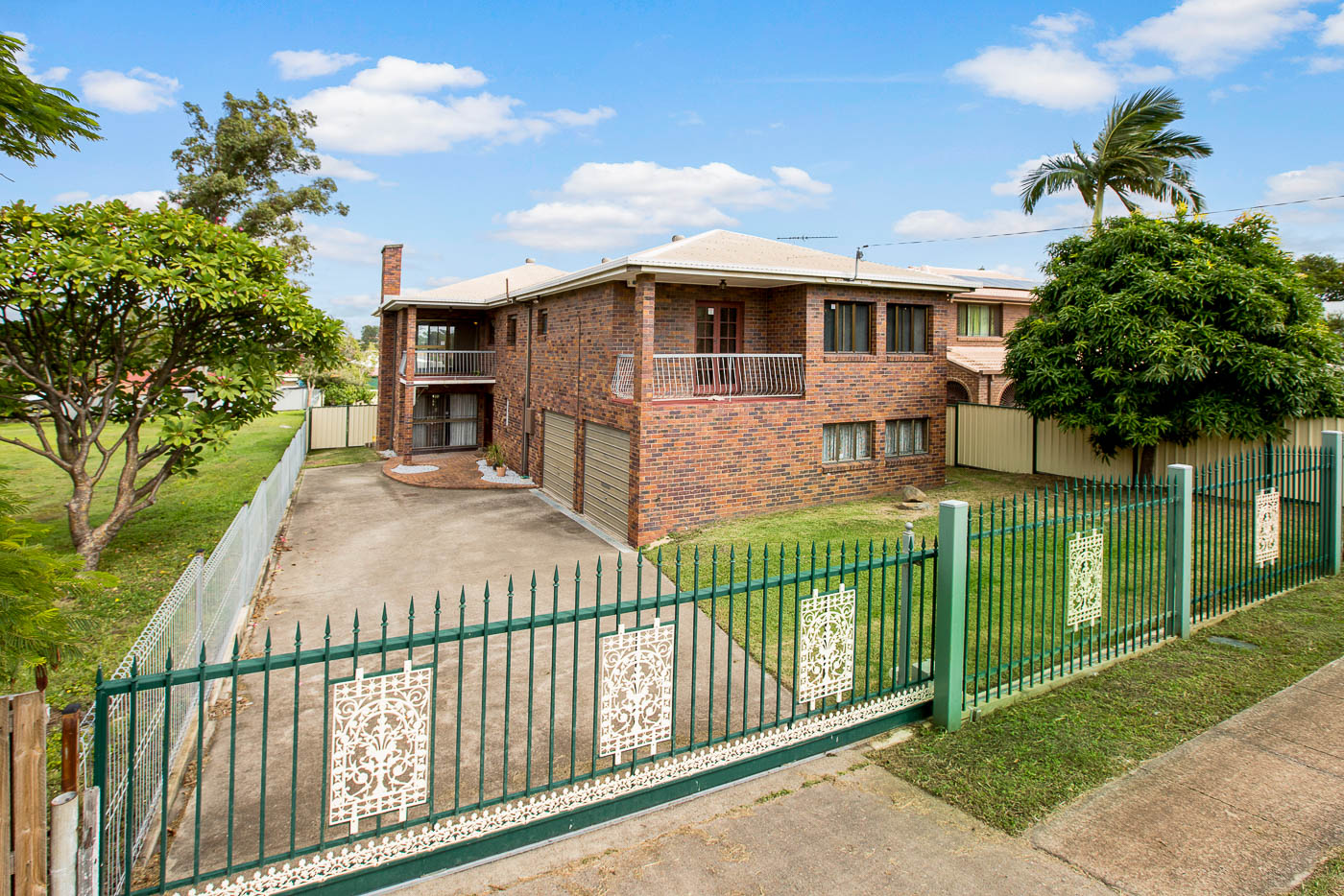 They don’t build them like this anymore – double cavity brick house with loads of space!