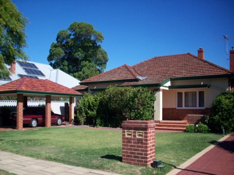 LOVELY CHARACTER BRICK & TILE STREET FRONT HOME
