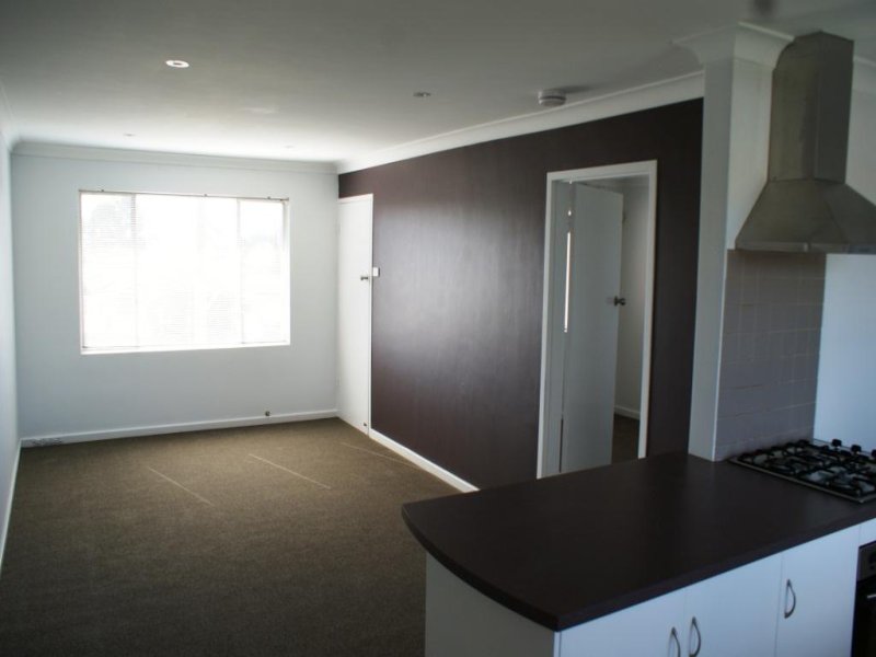 Neat & Tidy Renovated Unit Available Now!