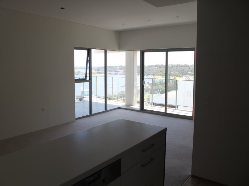 KINGS PARK & SWAN RIVER VIEWS!! 16TH FLOOR APARTMENT WITH CARBAY!!